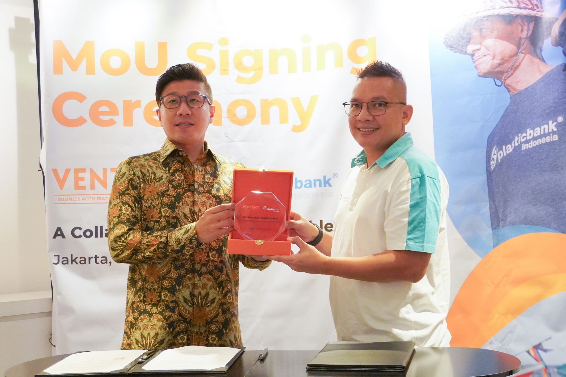 VENTENY Berkolaborasi dengan Plastic Bank Untuk Mengumpulkan 20,000 kg Plastik Daur Ulang dan Memberdayakan Komunitas Pengumpul Plastik di Indonesia