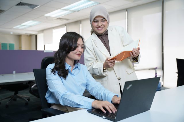 https://www.venteny.com/wp-content/uploads/2024/05/PemberdayaanPerempuan-640x427.jpg